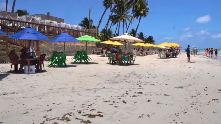 Vista deslumbrante das piscinas naturais de Maragogi em um roteiro de 5 dias.