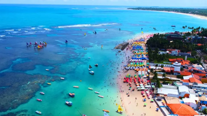 Vista panor&acirc;mica de o que fazer em Maragogi em 2025, incluindo passeios e praias