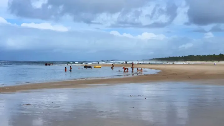 A Praia do Franc&ecirc;s &eacute; boa para banho? Trechos calmos, ondas e cuidados